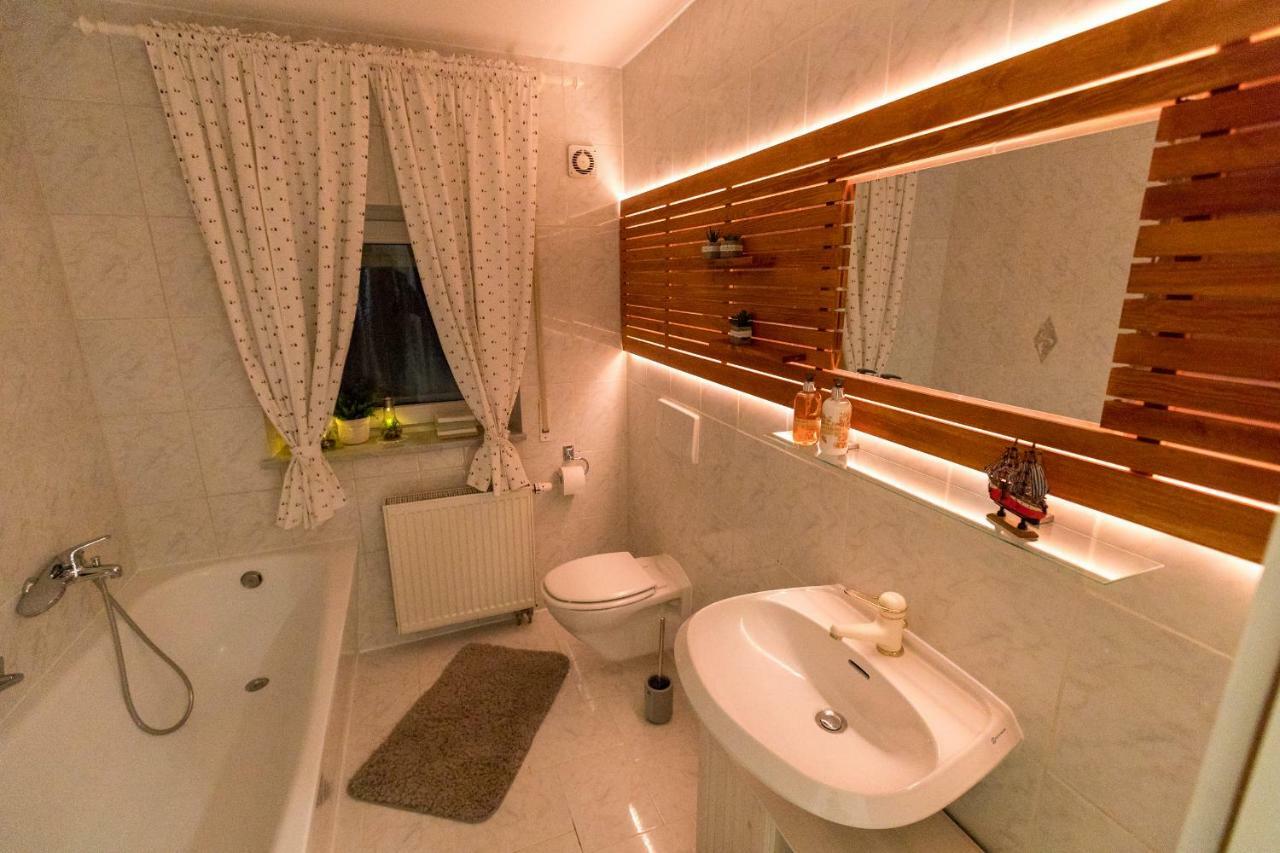 Ferienwohnung Landhaus Swisttal - In Der Naehe Phantasialand Bruehl Und Palmenparadies Therme Euskirchen Eksteriør bilde
